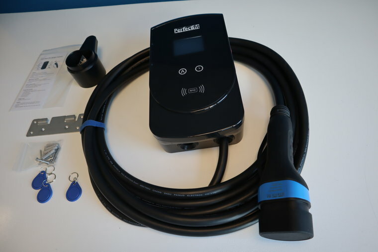 Laadpaal Suzuki Across Plug-in Hybrid met app, display, 5m kabel en RFID