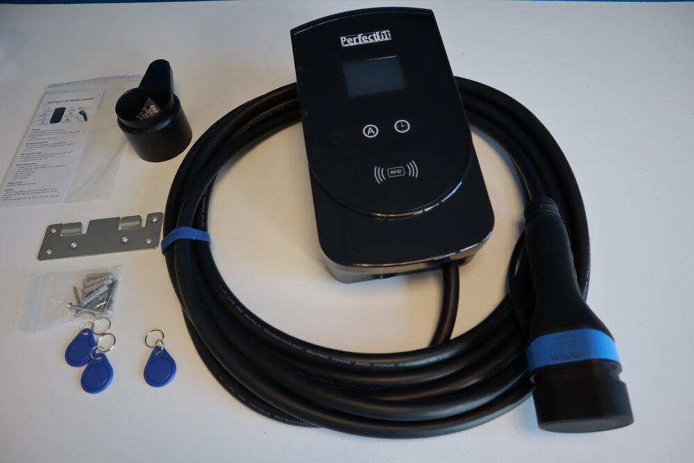 Laadpaal - Suzuki Across Plug-in Hybrid max 11kW met app, display, 10m kabel en RFID
